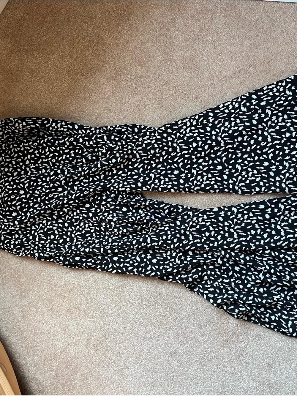 Francesca’s Black and White Printed Women's Flowy Pants